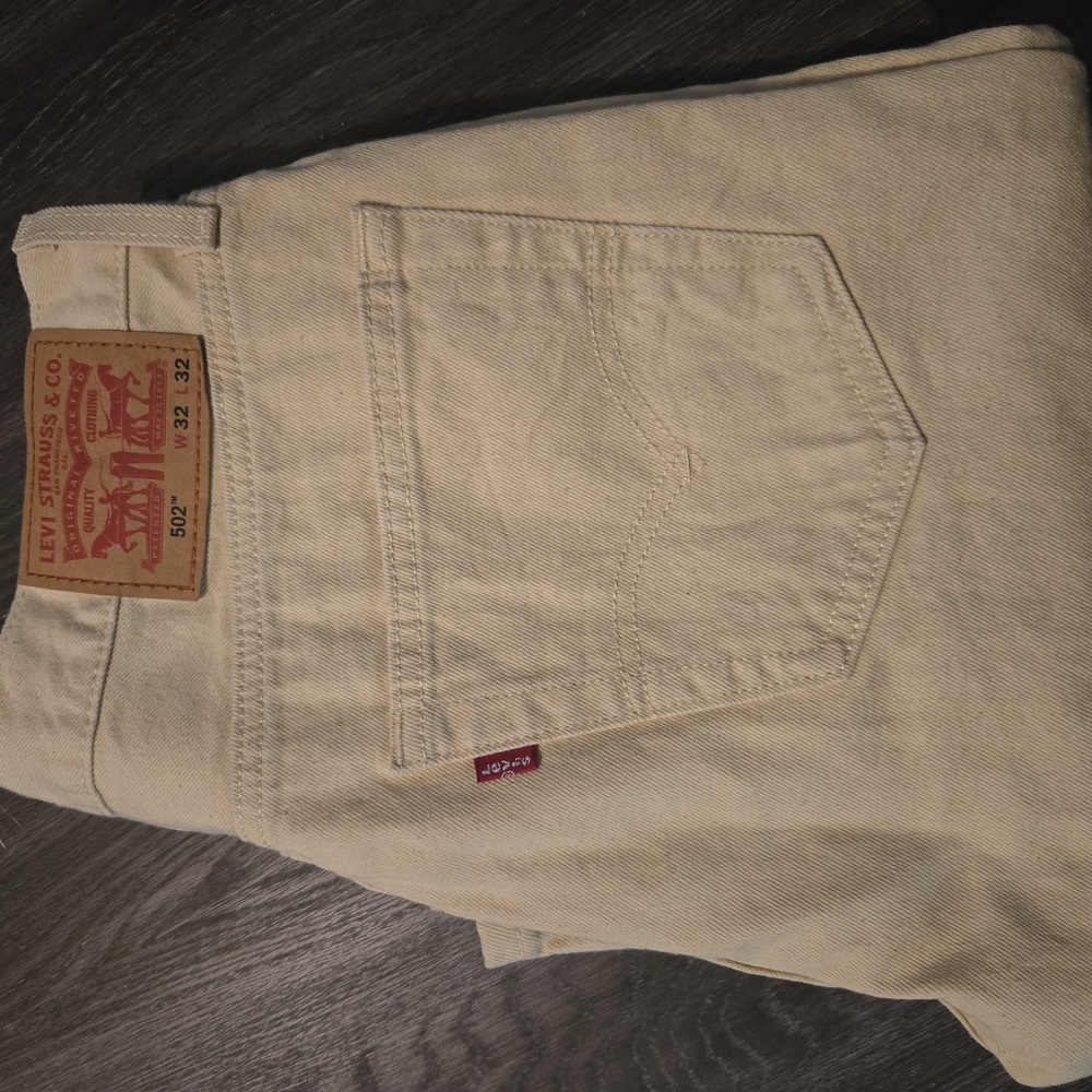 Levi's Cream Jeans